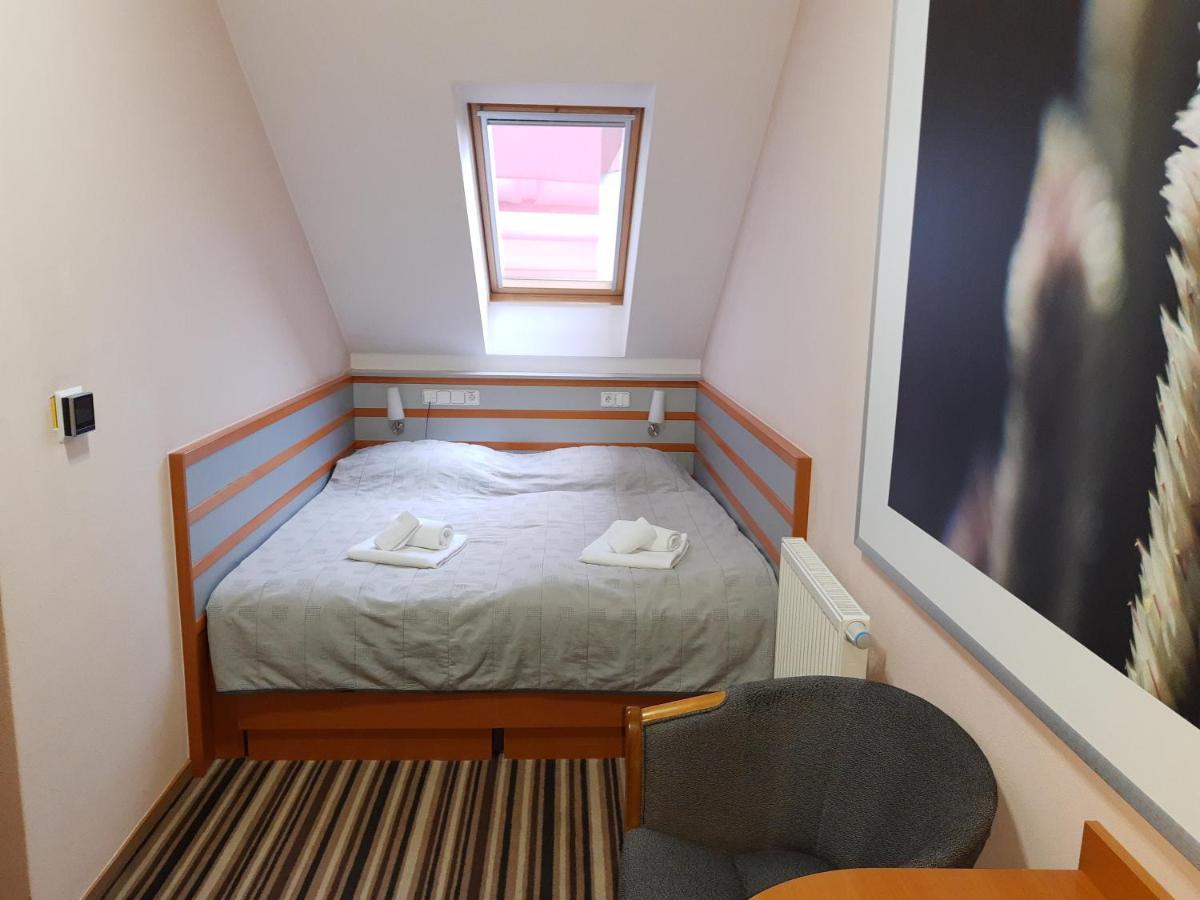 Hotel Air Holic Экстерьер фото