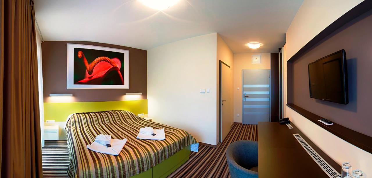 Hotel Air Holic Экстерьер фото