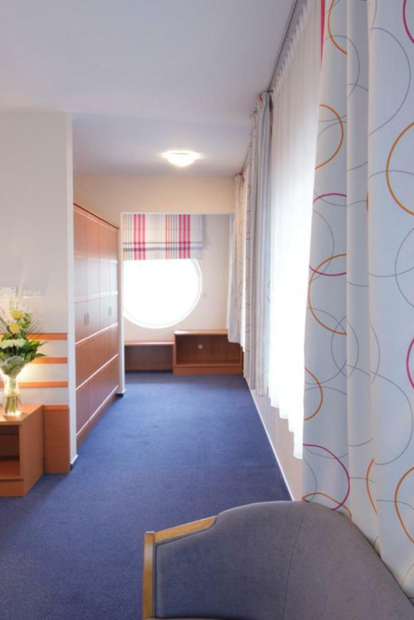 Hotel Air Holic Экстерьер фото